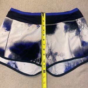 Lululemon athletica short size 6